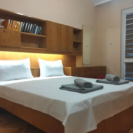 Lejlighed Vintage For 4 Guests & Private Parking *