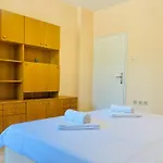 Vintage For 4 Guests & Private Parking Daire