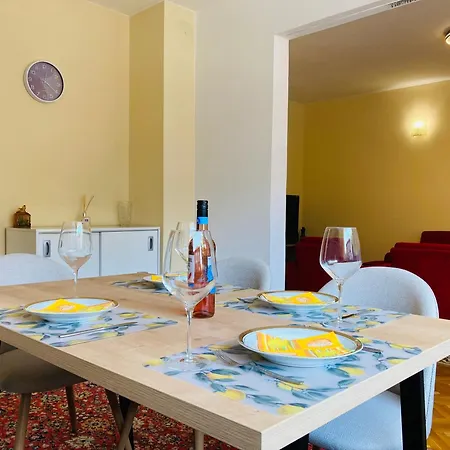 Appartamento Vintage For 4 Guests & Private Parking *