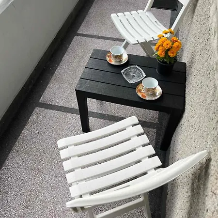 Vintage For 4 Guests & Private Parking 아파트
