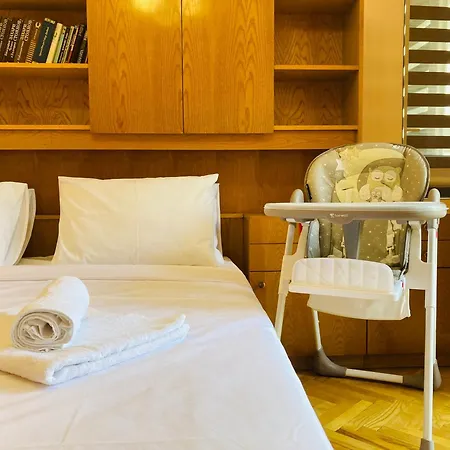 アパート Vintage For 4 Guests & Private Parking