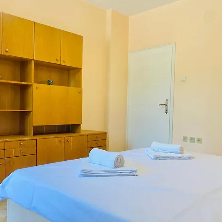 Vintage For 4 Guests & Private Parking Appartamento