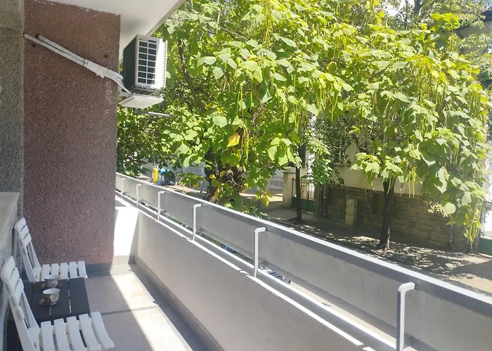 Vintage For 4 Guests & Private Parking Plovdiv