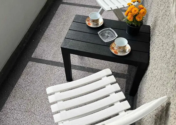 Vintage For 4 Guests & Private Parking Lejlighed