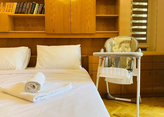 Lejlighed Vintage For 4 Guests & Private Parking