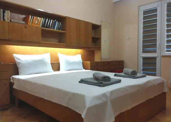 Lejlighed Vintage For 4 Guests & Private Parking *